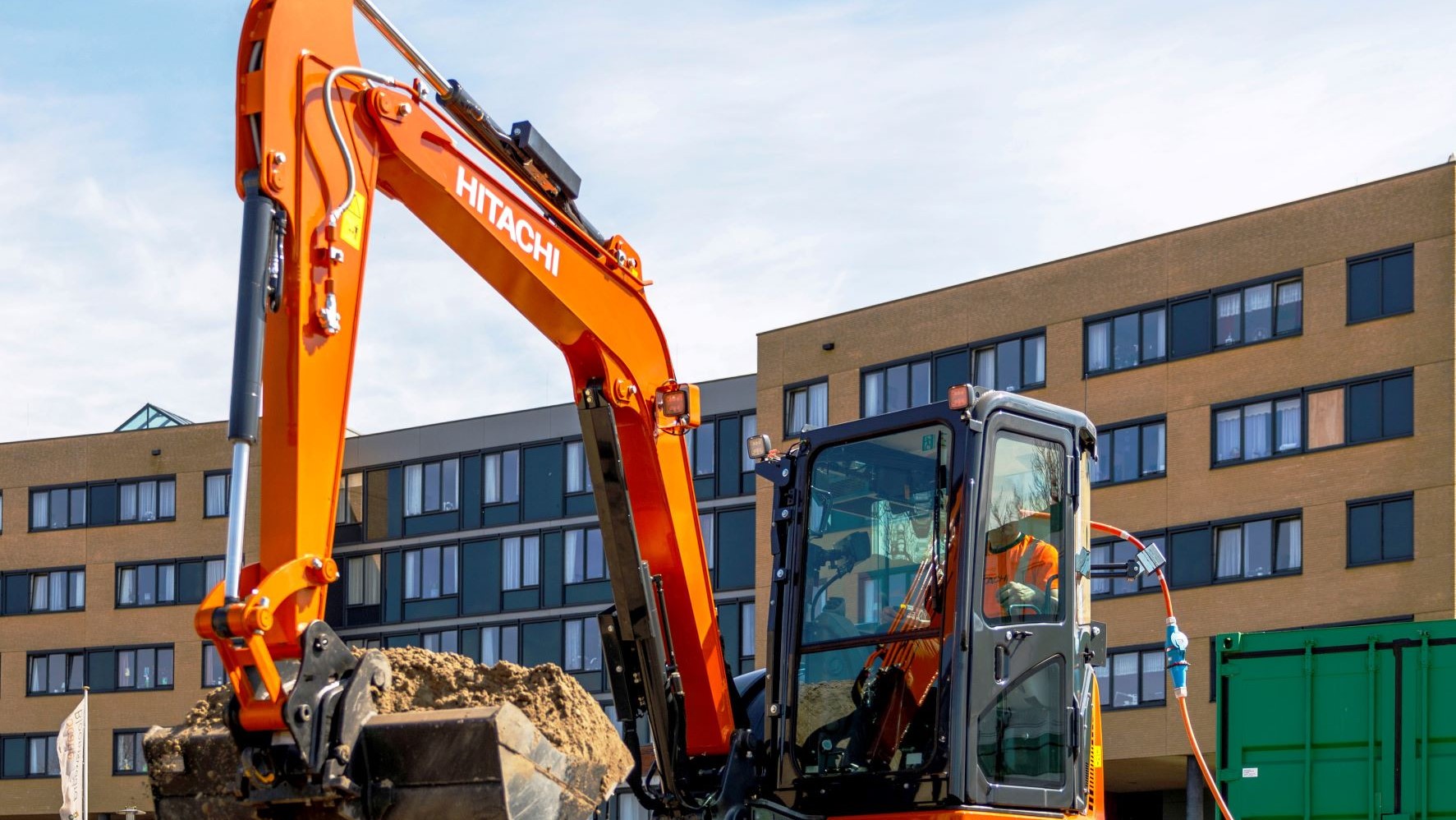 Steeds meer grondverzetmachines zijn ook in een elektrische uitvoering te krijgen.  Foto: Hitachi.