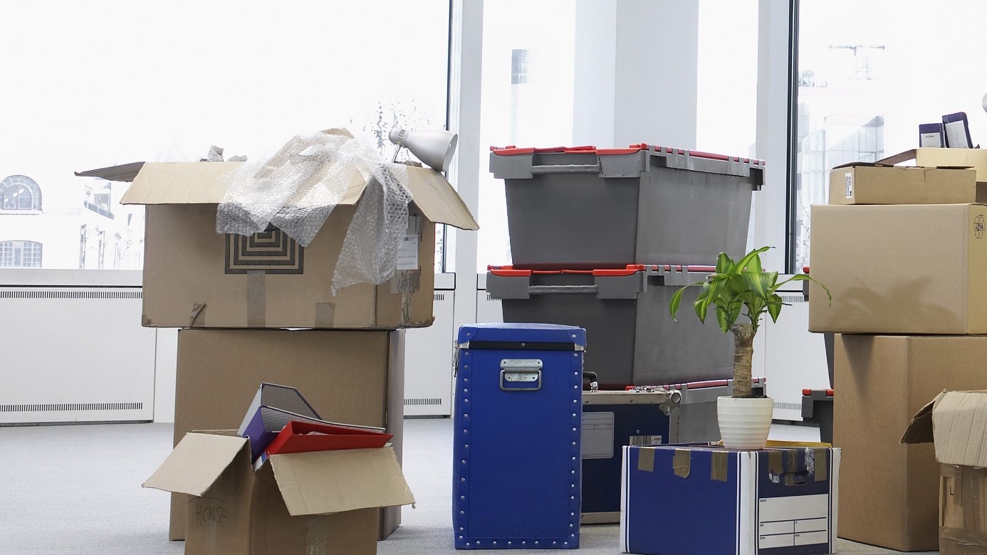 “De Omgevingswet vergelijk ik wel eens met het opruimen van een kamer met enorm veel stof en rommel. De mensen die grondig de kamer opruimen, waarvan ik hoop dat dat er veel zijn, moeten wel oppassen niet alleen te gaan herorganiseren op vergunningverlening, maar ook op toezicht en handhaving.”